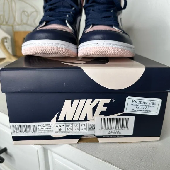 Nike Air Jordan 1 Retro High OG "Atmosphere" (Bubblegum) - Women's 9 - Picture 8 of 10